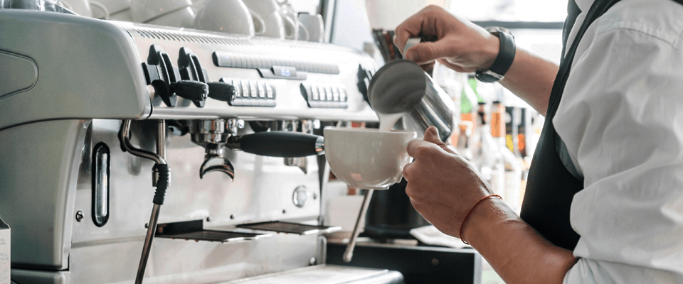 KÁVOVÝ EXPERT JIŘÍ ČAD RADÍ: PEČLIVÝ VÝBĚR KÁVOVARU JE PRO VÁŠ PODNIK ZÁSADNÍ