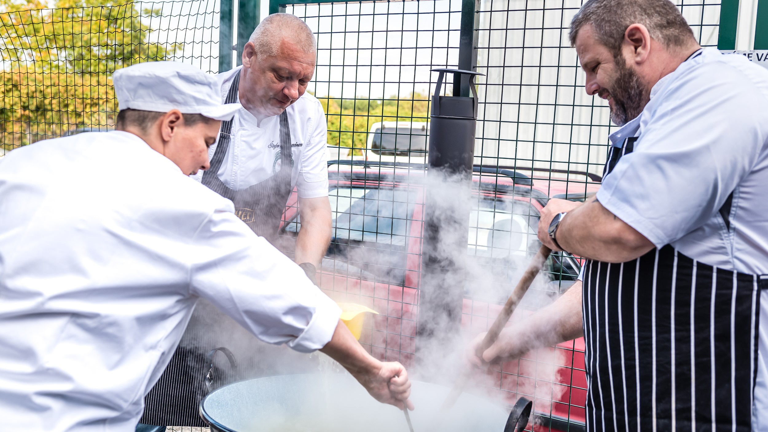 Vizualizácia udržateľnosti Nestlé Professional s kávovými obalmi.