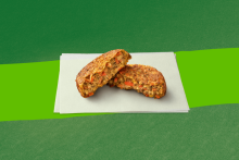 2 kg balení veganského čočkovo-mrkvového burgeru značky Garden Gourmet