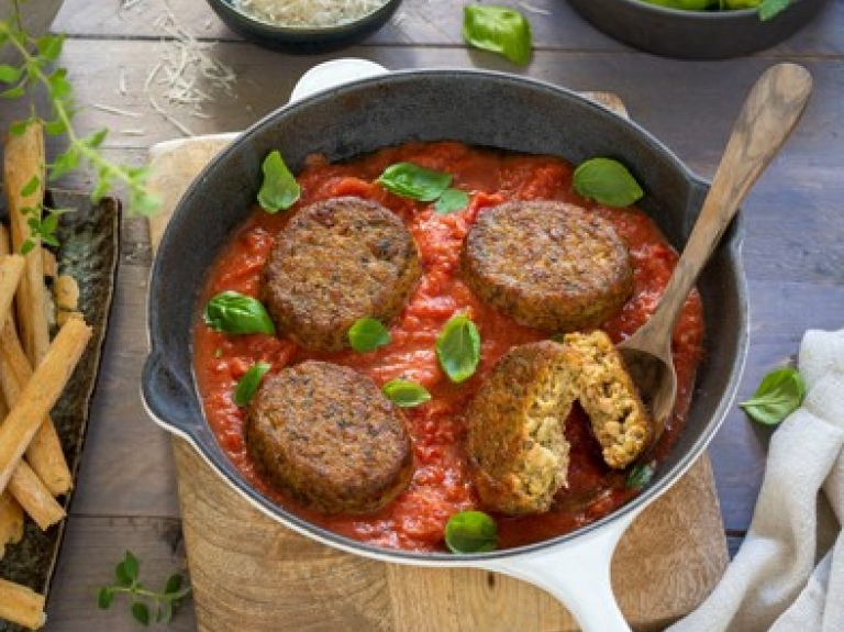 ragú s bazalkou