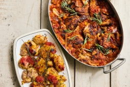 Španělské baskické kuře s paprikovým ragú s rajčaty a šalvějí