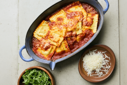 Rajčatové ravioli plněné špenátovou ricottou